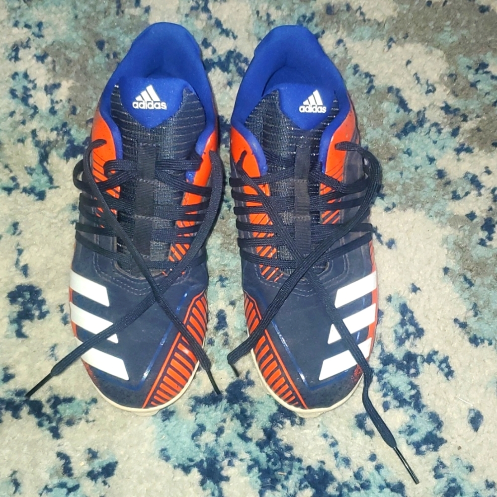 Adidas boys baseball cleats sz4